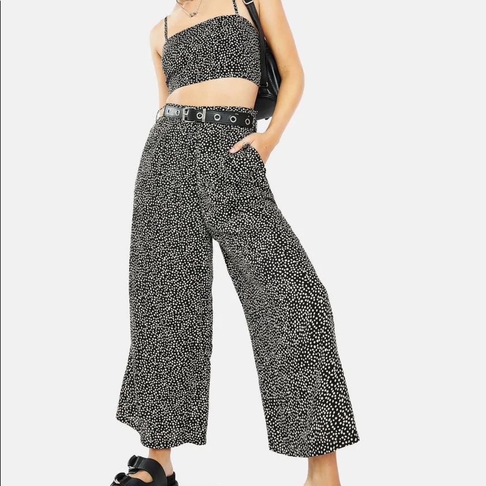 Obey two piece set. Size Small